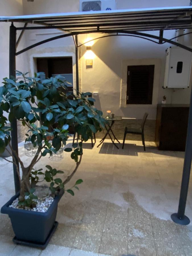Il Cortiletto28 Rooms & House Сиракуза Екстериор снимка
