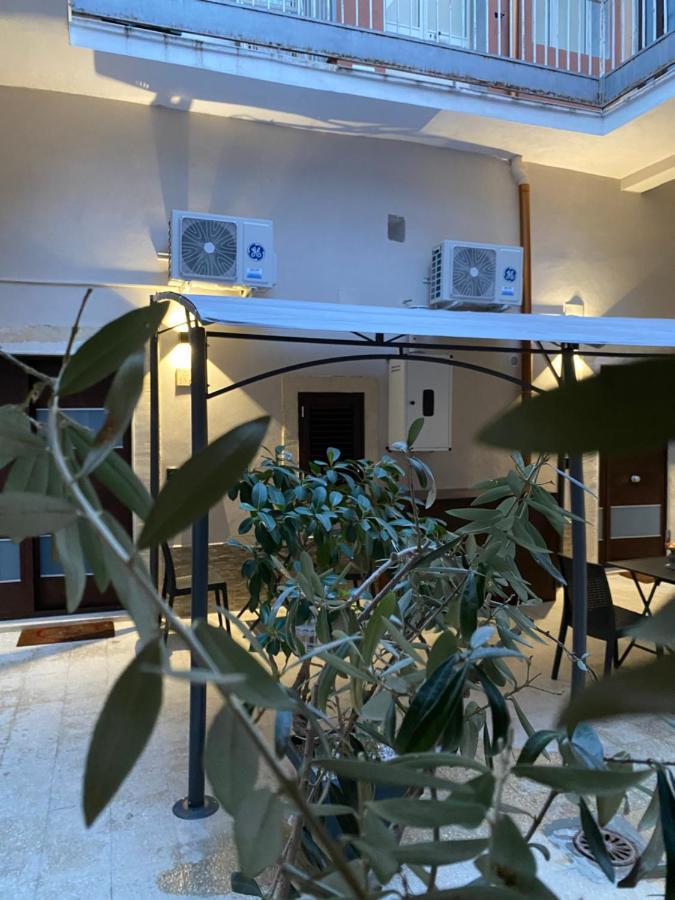 Il Cortiletto28 Rooms & House Сиракуза Екстериор снимка