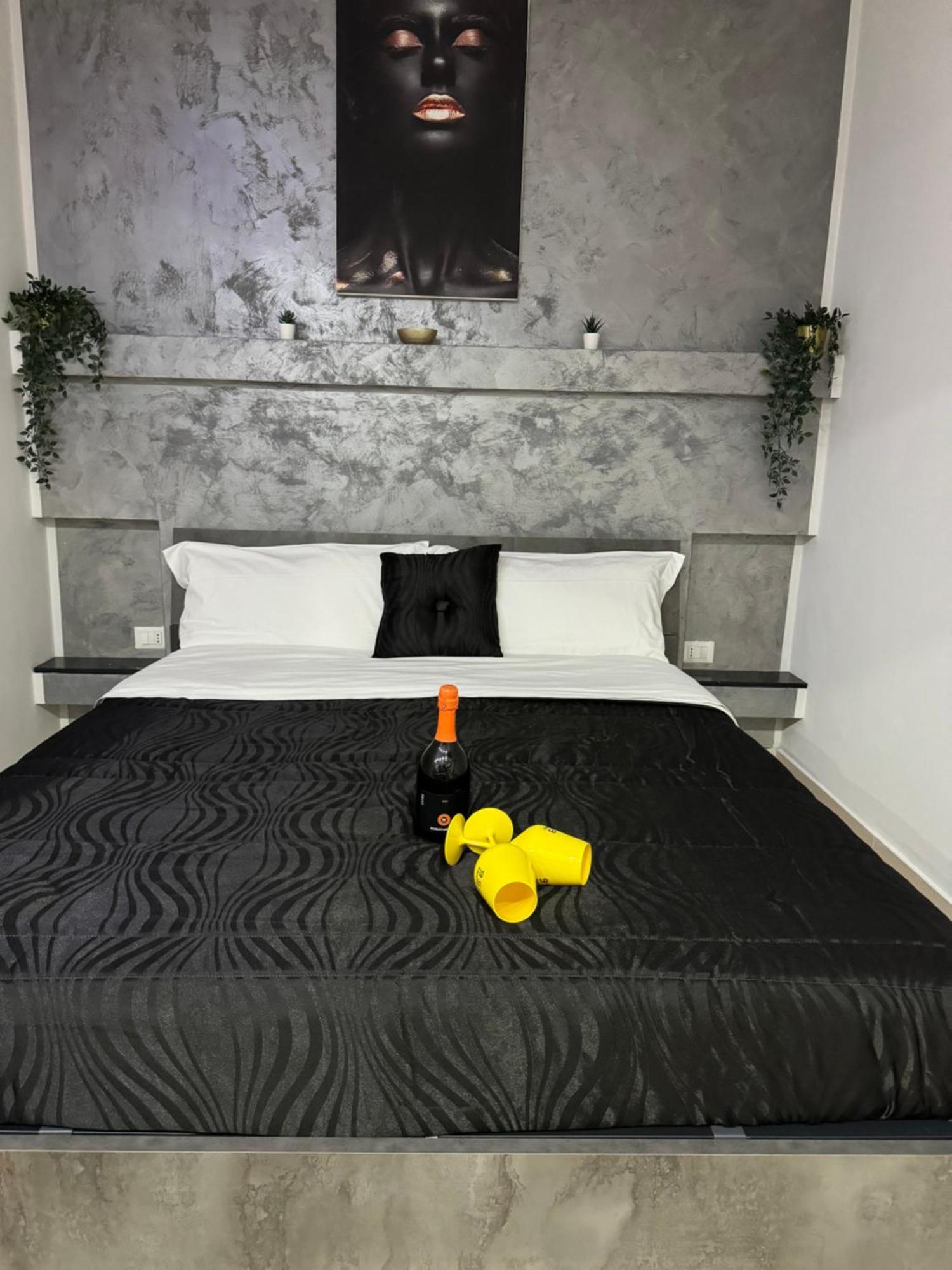 Il Cortiletto28 Rooms & House Сиракуза Екстериор снимка